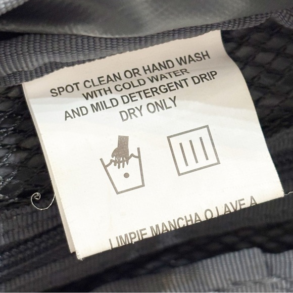 OUTDOOR PRODUCTS Unisex Adults Gray Multiple Pocket Fanny Pack Waist Bag 8” X 4” - Picture 3 of 7